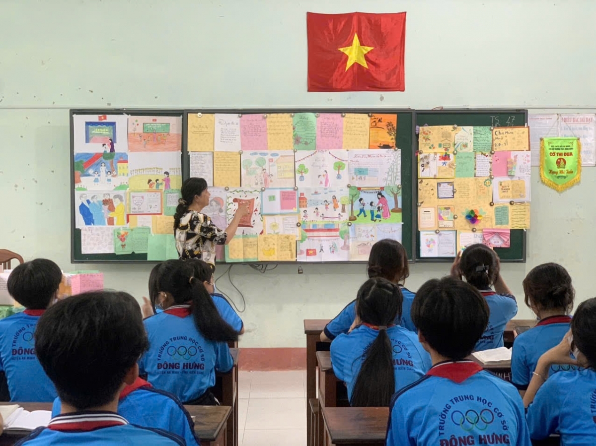 Những nữ giáo viên dẫn dắt chuyển đổi số từ lớp học vùng khó