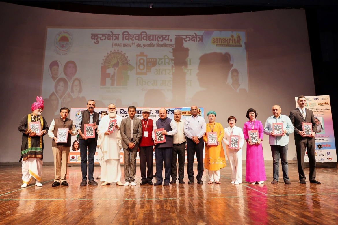 lan dau tien bollywood ton vinh bo phim ve quan ho hinh anh 1