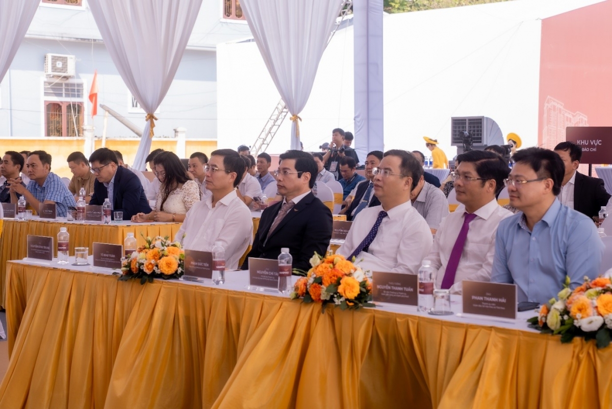 van phu khoi cong du an vlasta premier - phu hoi kien tao chuan song tinh hoa hinh anh 2