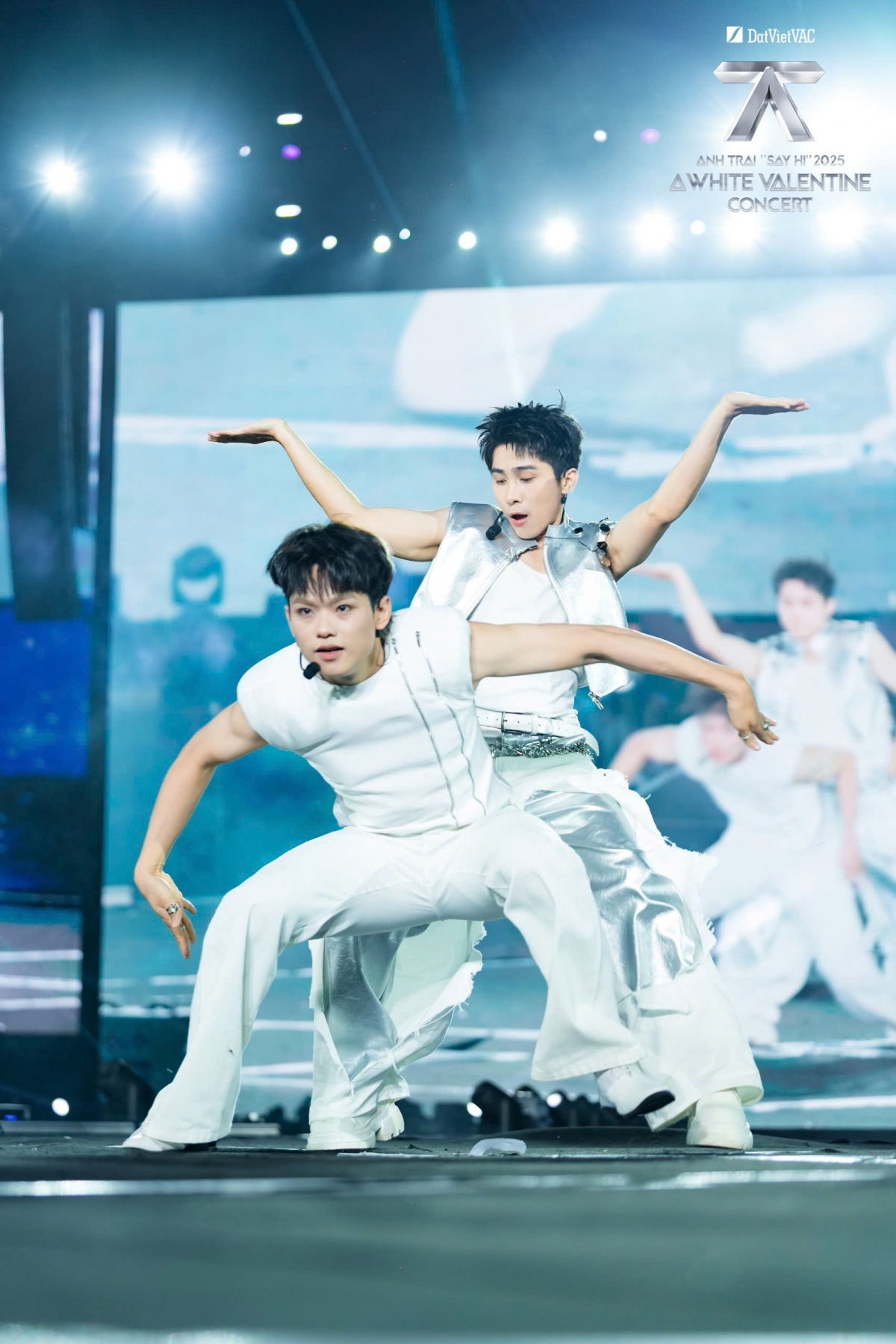 dan anh trai khuay dong my Dinh trong concert valentine dac biet hinh anh 10