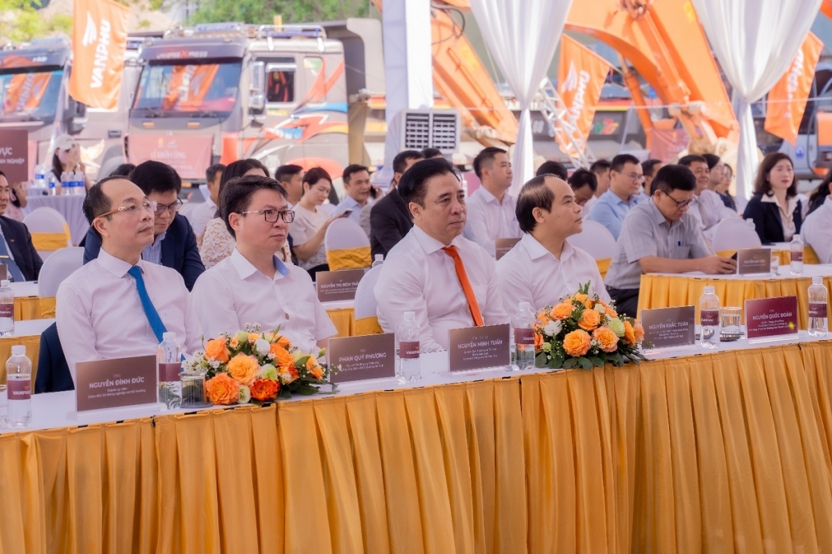 van phu khoi cong du an vlasta premier - phu hoi kien tao chuan song tinh hoa hinh anh 3