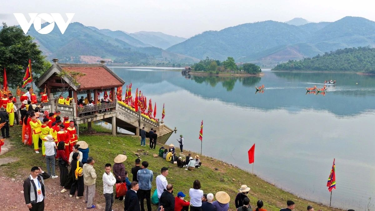 thai mieu temple festival - a journey to vietnam s royal ancestral land picture 4