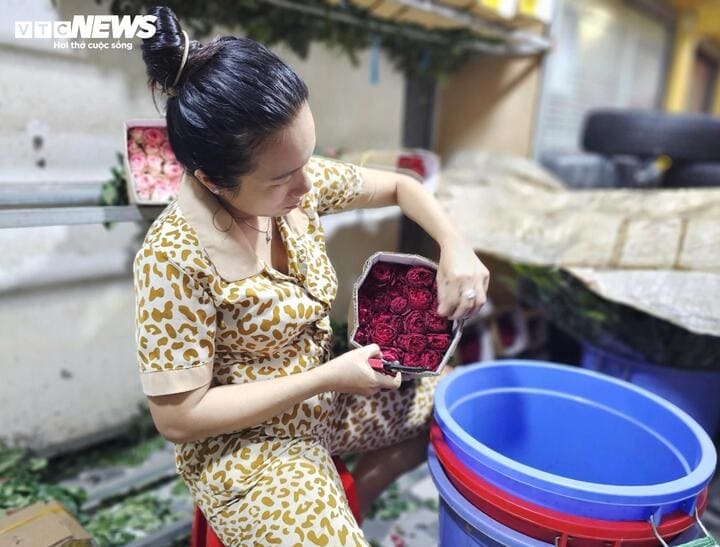 rose prices spike before march 8, traders fear unsold stock picture 4