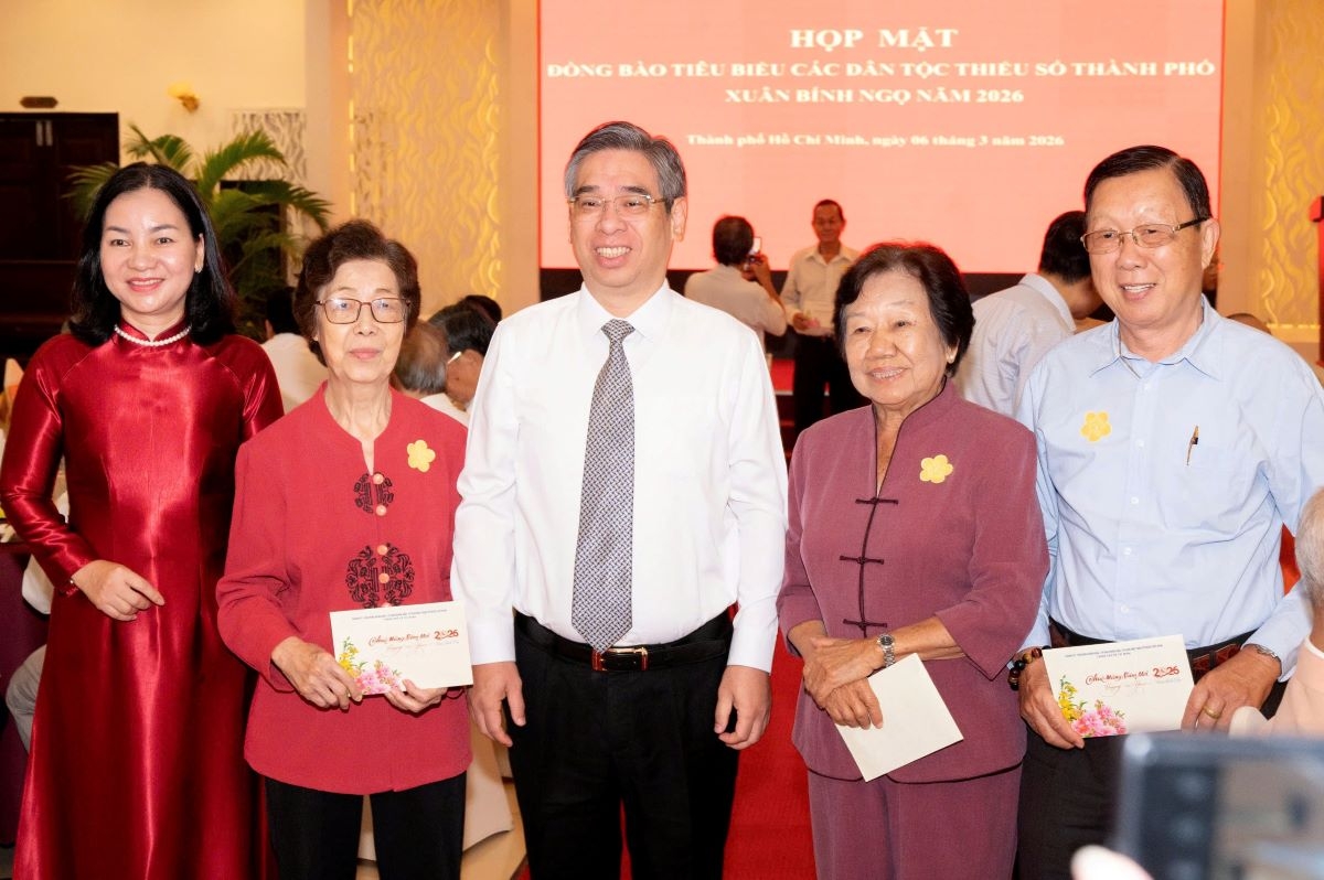 Dong bao dan toc thieu so ky vong vao chang phat trien moi cua tp.hcm hinh anh 1