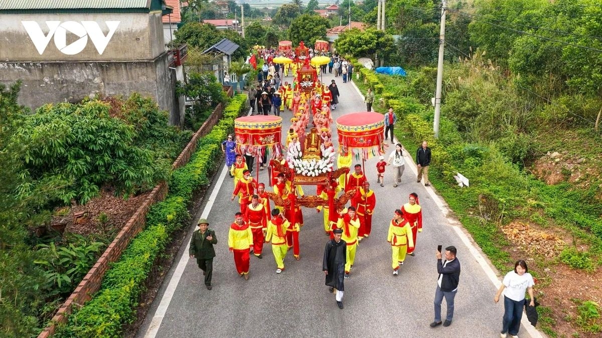 thai mieu temple festival - a journey to vietnam s royal ancestral land picture 5