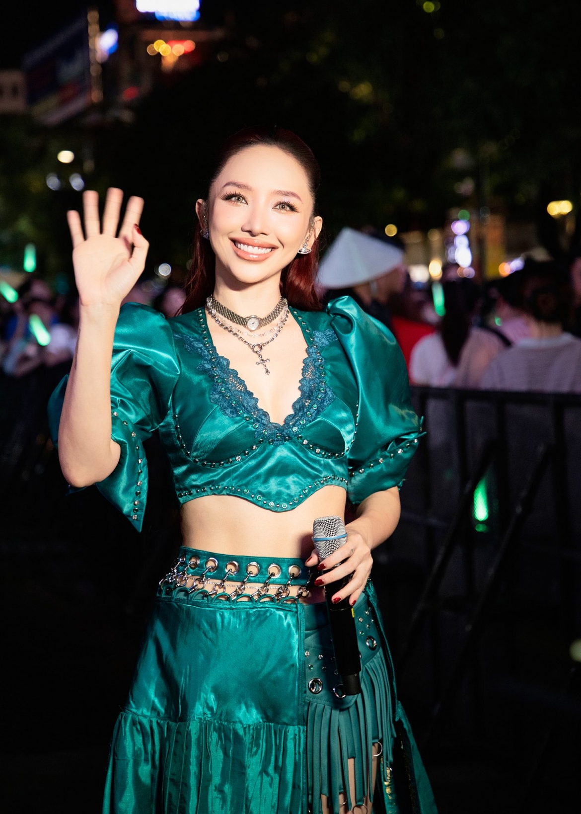 sao viet 14 3 vo nsnd cong ly noi thang khi bi chi trich chuyen kiem tien online hinh anh 3