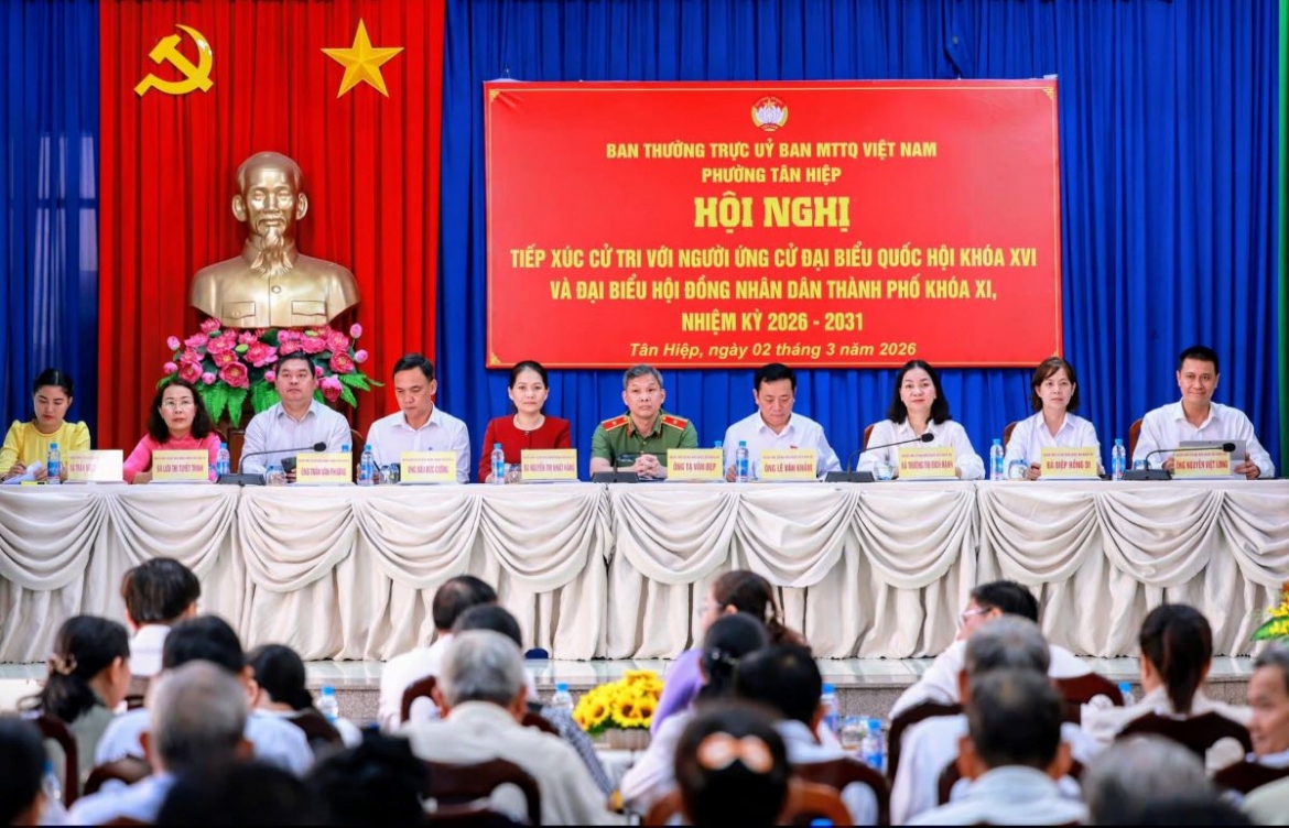 tp.hcm tang cuong tiep xuc cu tri trong thoi gian nuoc rut hinh anh 4