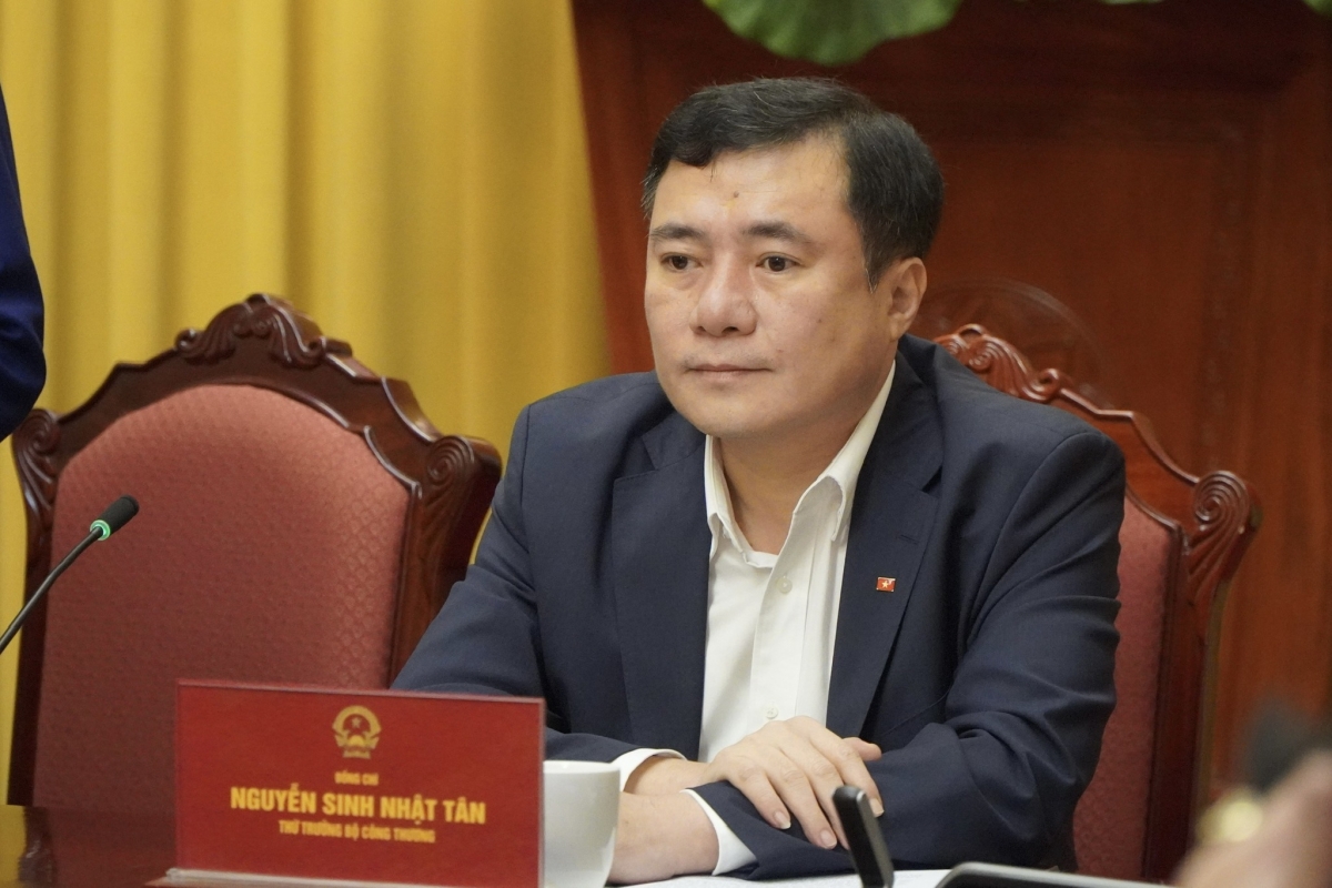 Thị trường trong nước khẳng định vai trò “trụ cột ổn định”