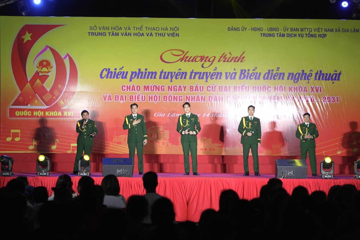 ha noi soi noi cac chuong trinh van nghe chao mung ngay hoi bau cu hinh anh 5