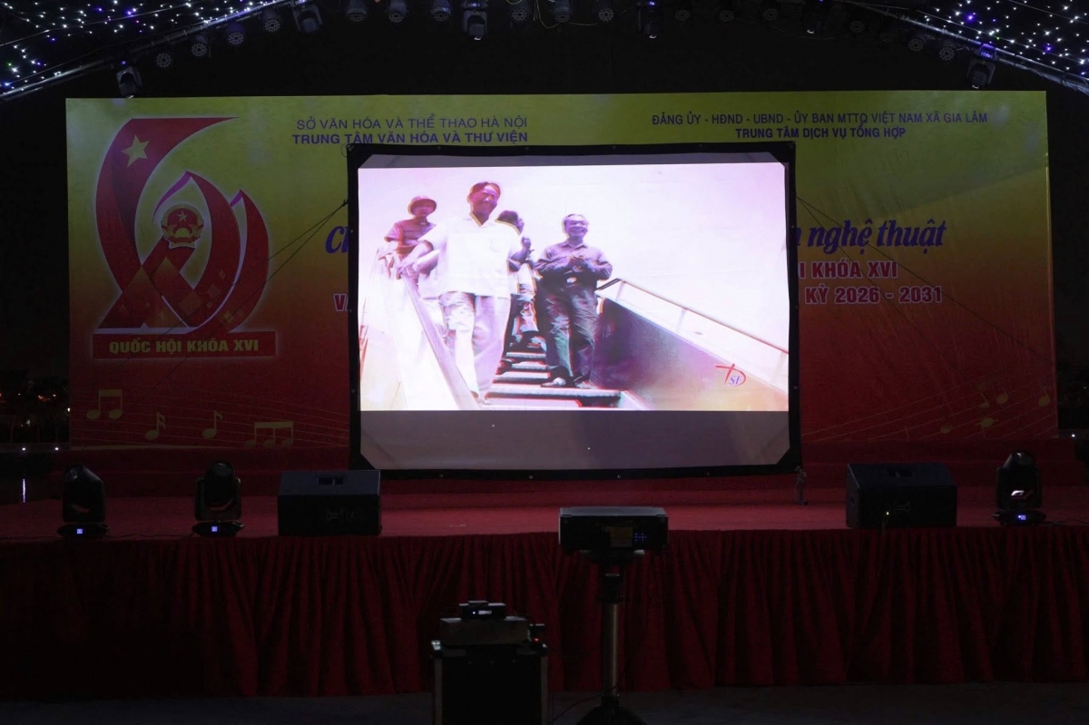 ha noi soi noi cac chuong trinh van nghe chao mung ngay hoi bau cu hinh anh 3