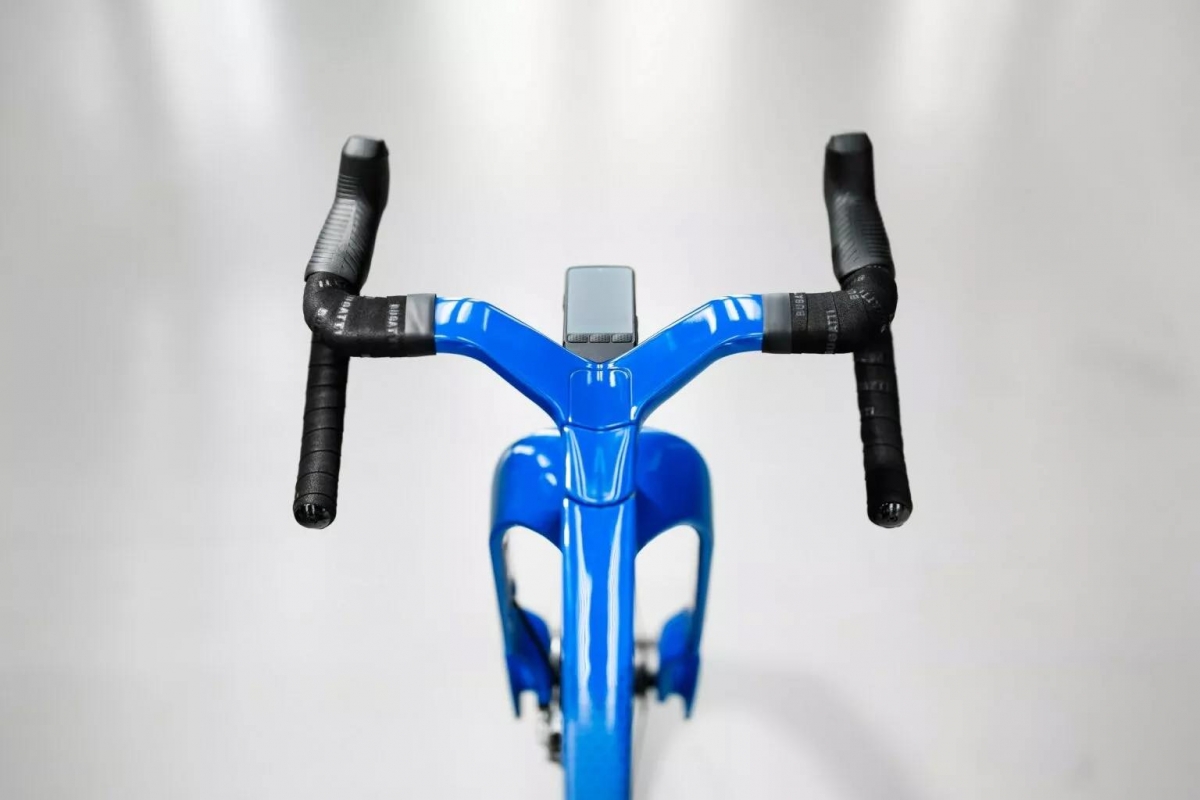 sieu xe dap bugatti factor one ra mat, gia ngang o to pho thong hinh anh 2