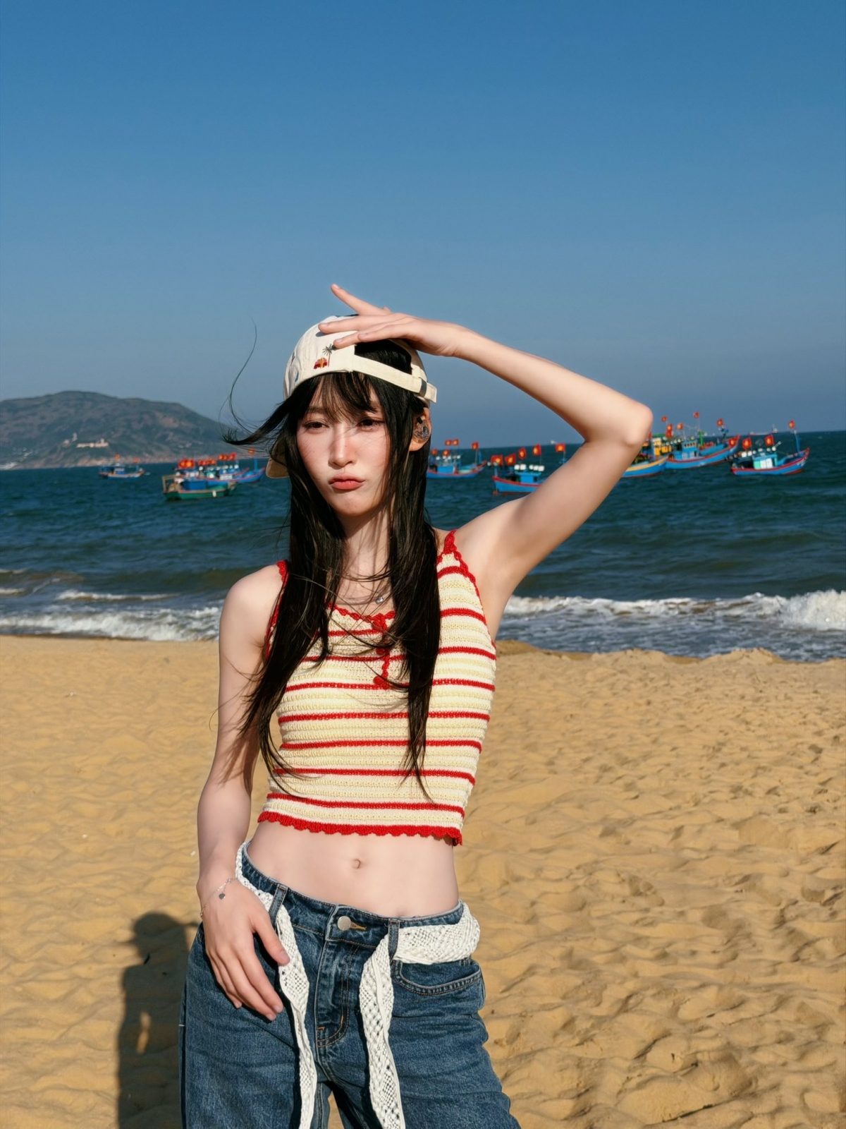 juky san xin loi sau on ao chup anh bikini tai gieng tien hinh anh 2