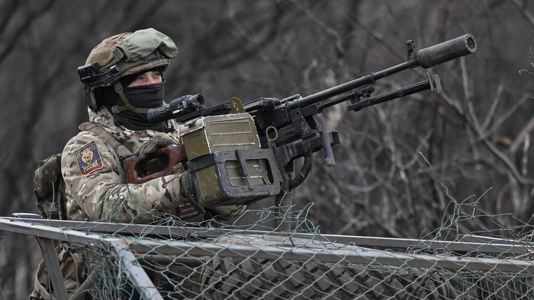 nga mo rong vung dem, ukraine tang toc phan cong toan tinh doi nghich truoc gio g hinh anh 1