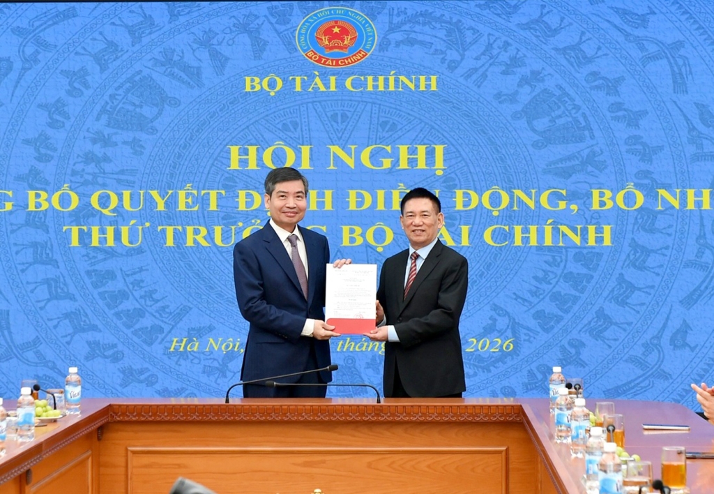 trao quyet dinh dieu dong, bo nhiem thu truong bo tai chinh ta anh tuan hinh anh 1