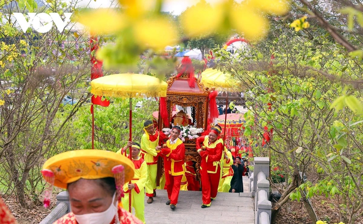thai mieu temple festival - a journey to vietnam s royal ancestral land picture 9
