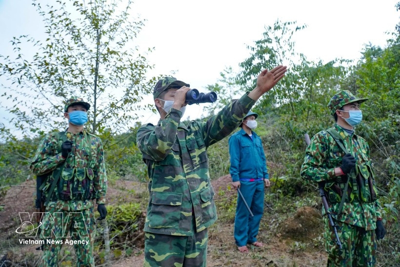 vietnamese, chinese border guards kick off 2026 joint patrol picture 1