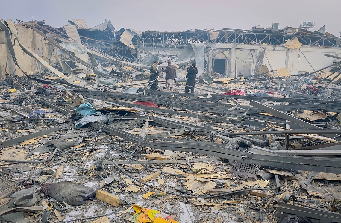 afghanistan cao buoc pakistan khong kich benh vien khien hon 400 nguoi thiet mang hinh anh 1