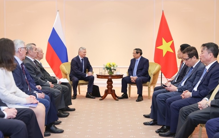 government leader meets russia-vietnam friendship association picture 1