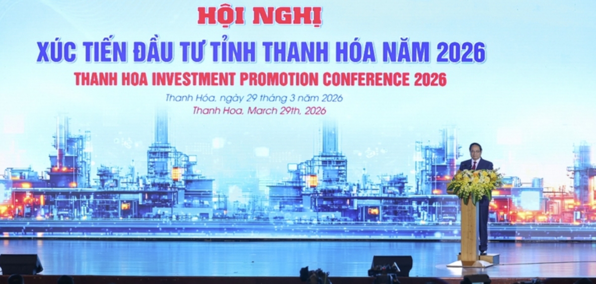 government sees enterprises difficulties as its own to resolve together pm chinh picture 1