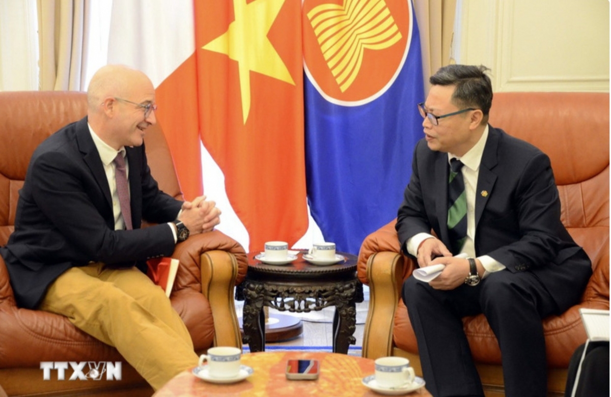 france s assystem, vietnam discuss cooperation in nuclear power picture 1