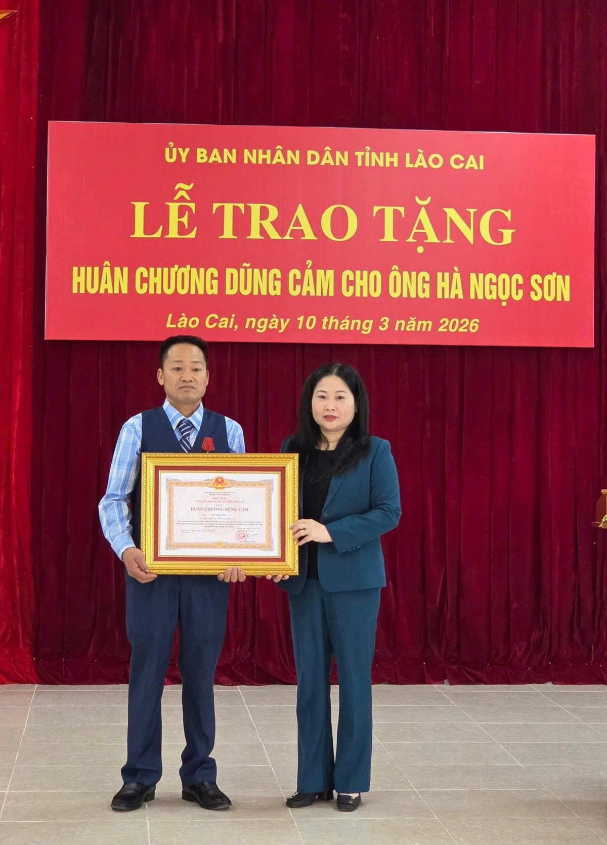 Trao Huân chương Dũng cảm cho người đàn ông cứu 6 người trên hồ Thác Bà