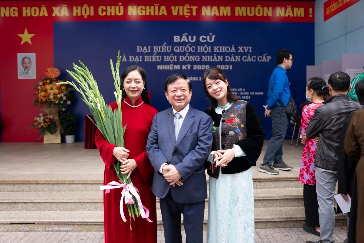 sao viet 17 3 Anh cuoi chua tung duoc cong bo cua hoa hau Do ha hinh anh 8