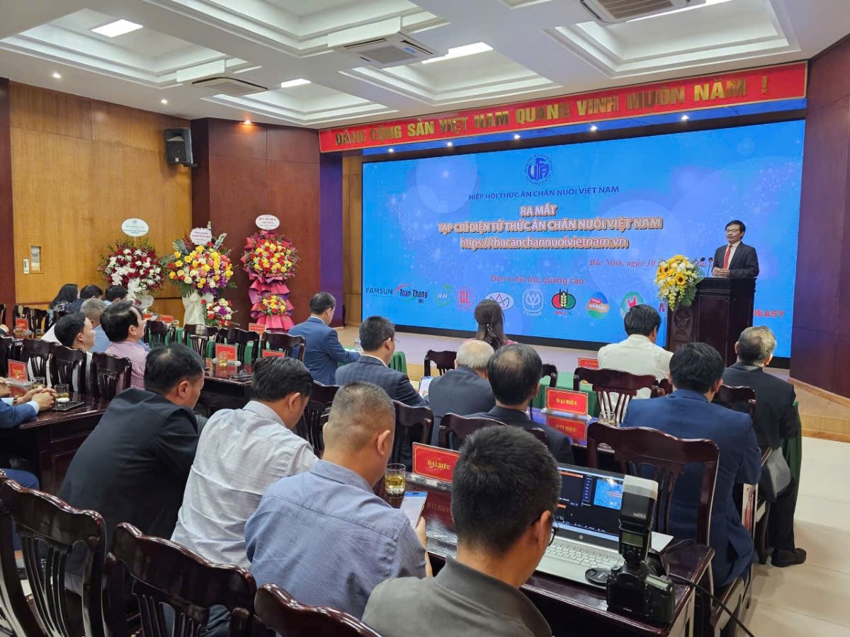 ra mat tap chi dien tu thuc an chan nuoi viet nam hinh anh 1