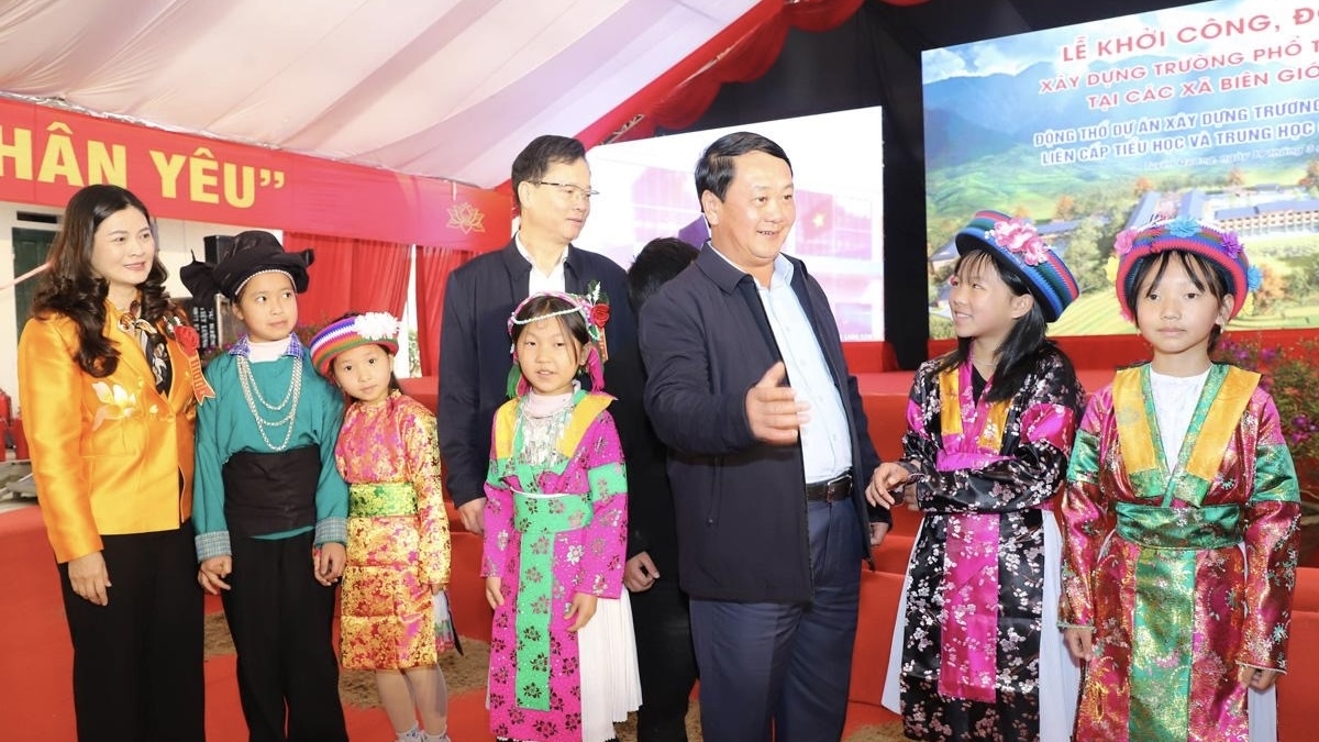 tuyen quang dong loai khoi cong xay dung 11 truong pho thong noi tru lien cap hinh anh 2