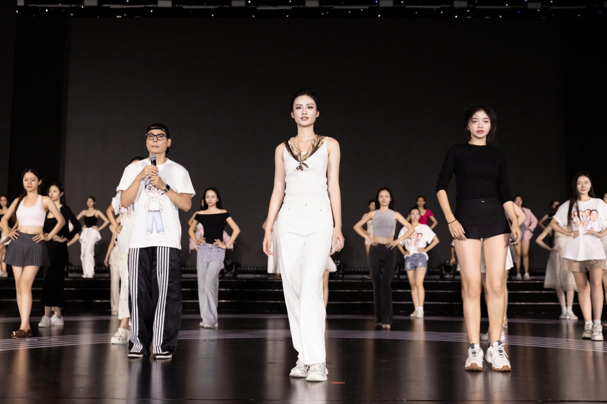 Y nhi, minh kien luyen tap cho dem chung ket miss world vietnam 2025 hinh anh 3