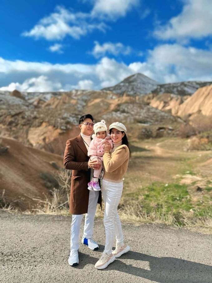 sao viet 6 3 hoa minzy tinh tu ben chang trai mac quan phuc hinh anh 4