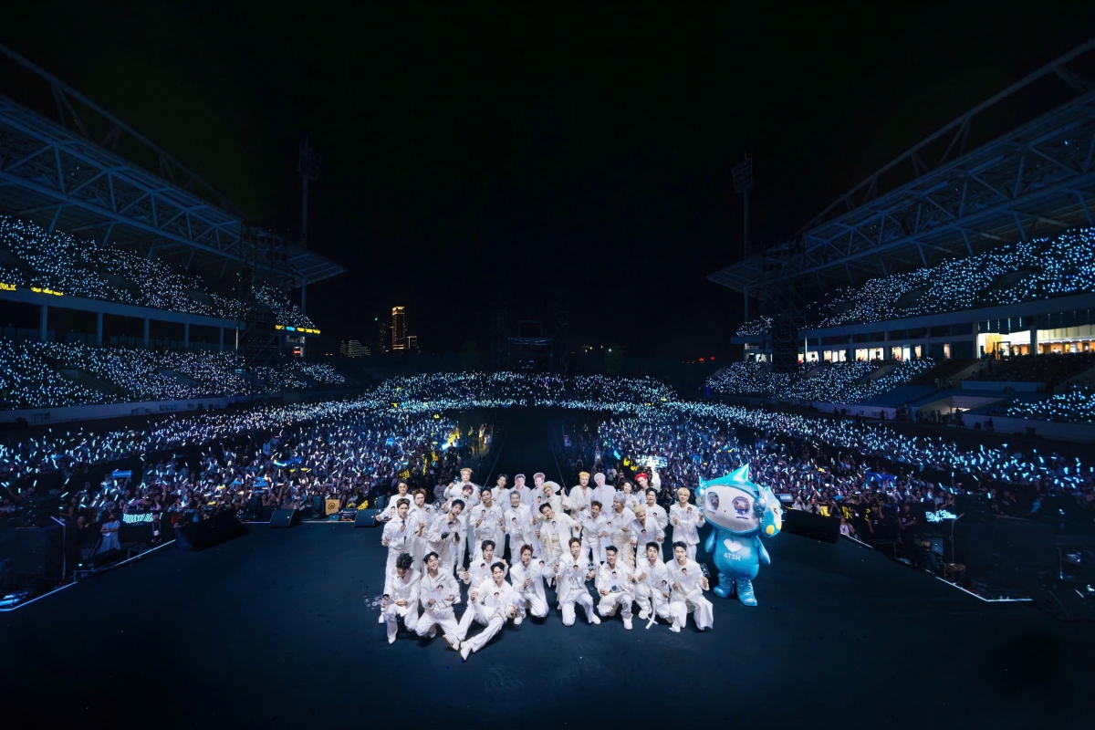 dan anh trai khuay dong my Dinh trong concert valentine dac biet hinh anh 13