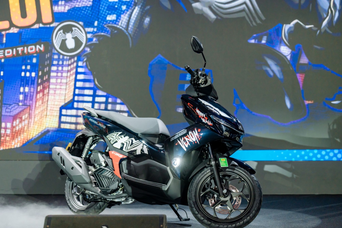 honda viet nam ky niem 30 nam bang man ra mat mau xe air blade dac biet hinh anh 2