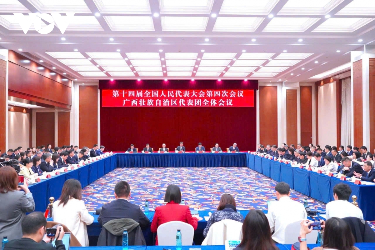 vietnam china border gate aims for one-person clearance per second picture 1