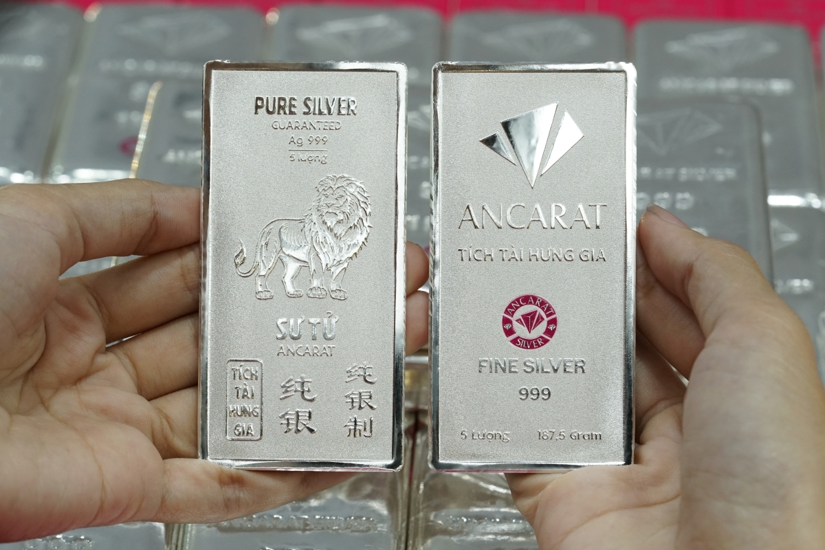 gia bac hom nay 20 3 bac trong nuoc va the gioi dong loat lao doc hinh anh 1