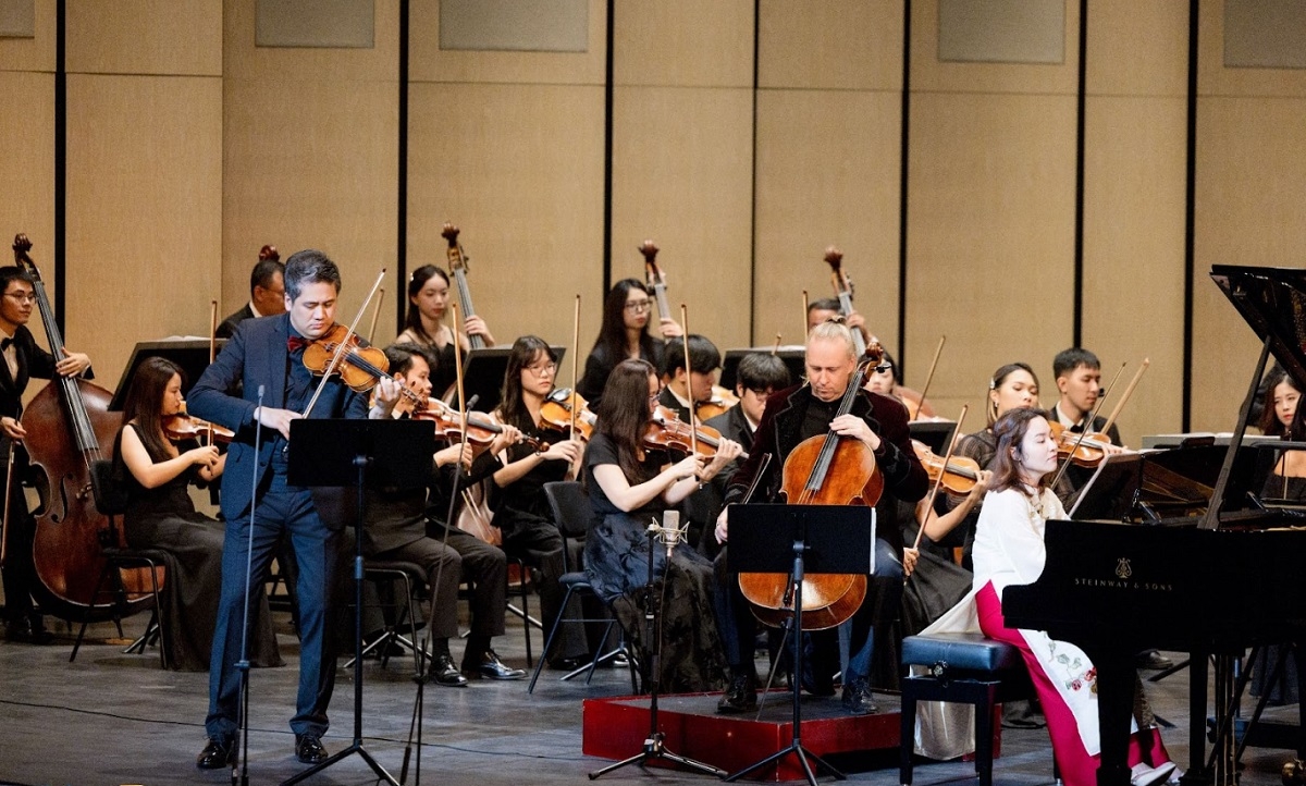 ballet nga hoa nhip giao huong tren san khau nha hat ho guom hinh anh 3