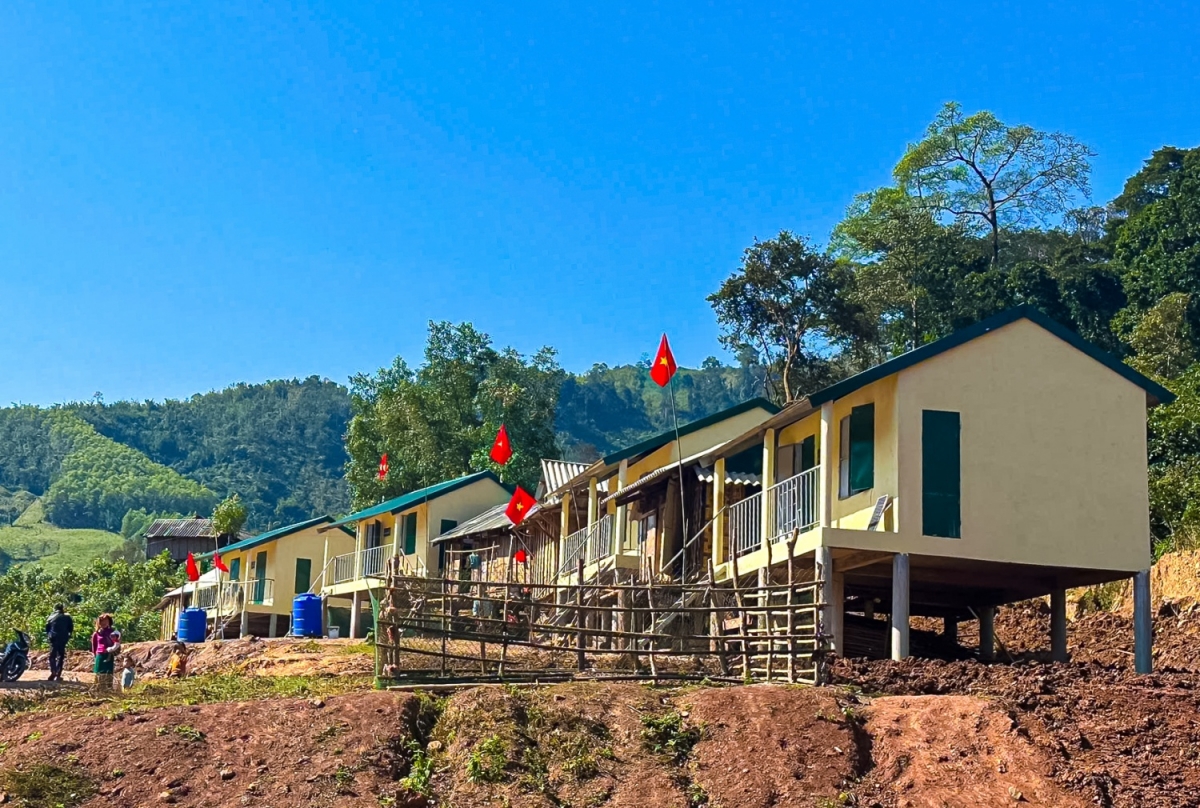 petrovietnam ban giao nha Dai doan ket tai quang tri, cham lo an sinh xa hoi hinh anh 2