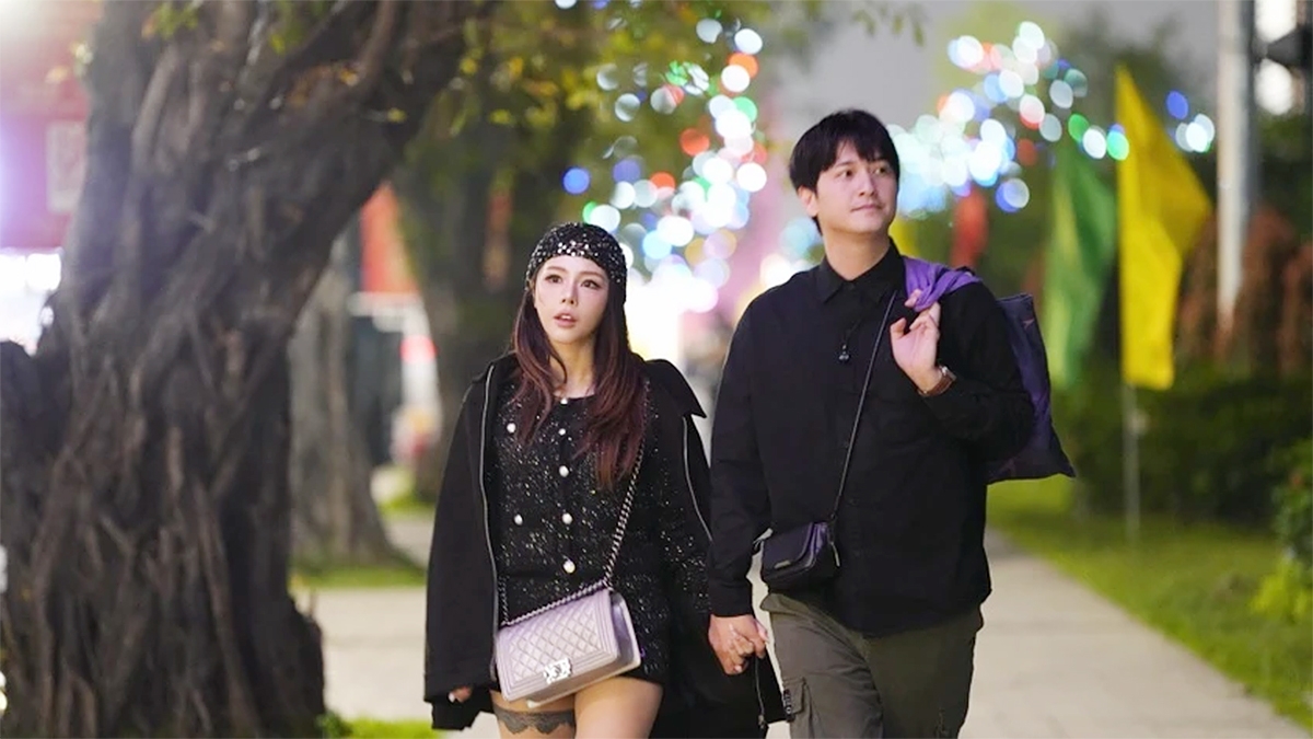 sao viet 11 3 xang dau tang gia, dien vien vo hoai nam dap xe di lam hinh anh 8