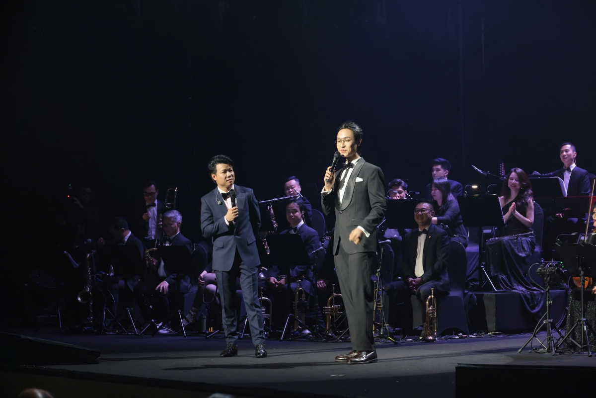 mua chim en bay cua vu thang loi Am nhac cach mang vang len day moi me hinh anh 4