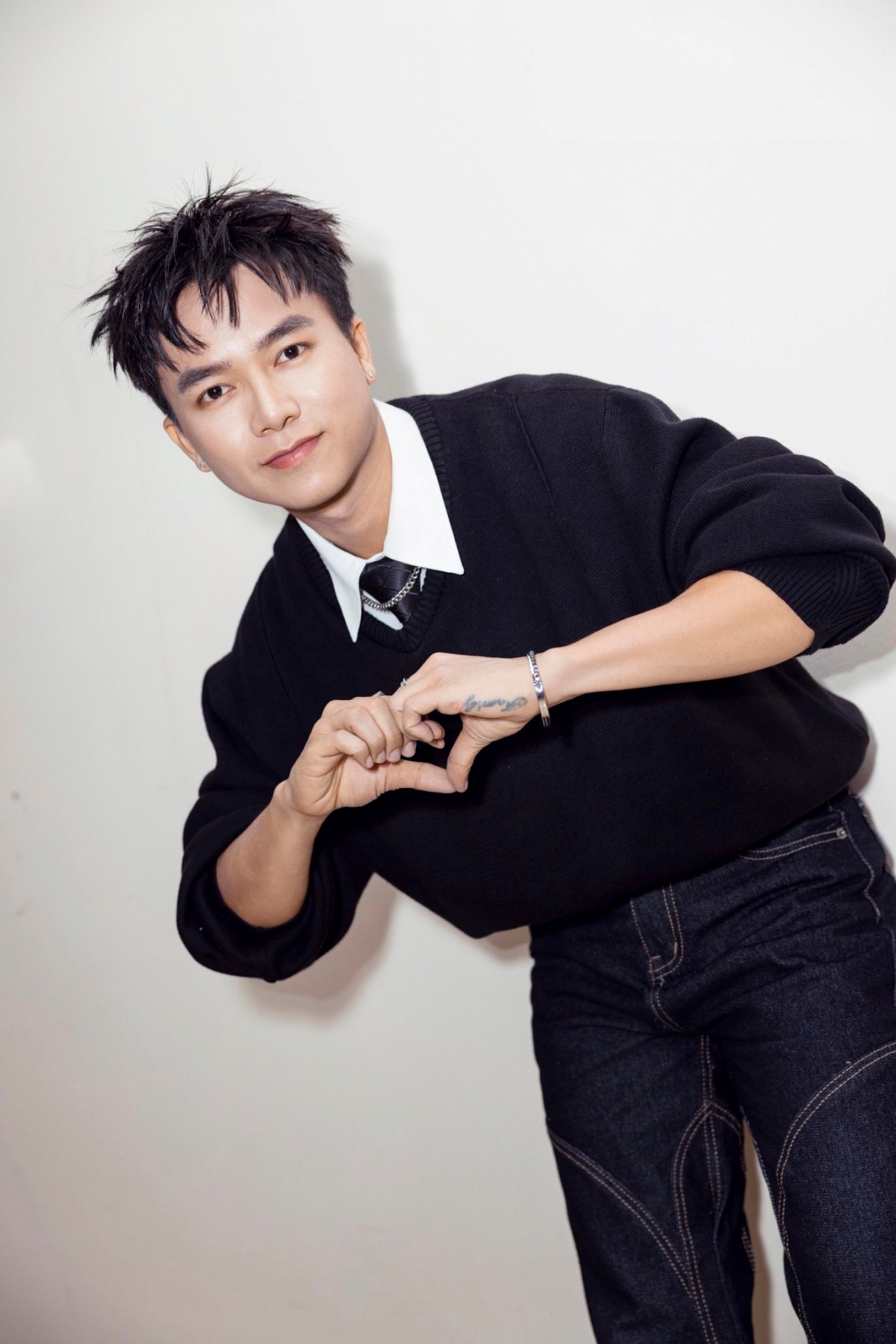 sao viet 12 3 soobin khoe anh dot chay san khau khien fan bung no binh luan hinh anh 6