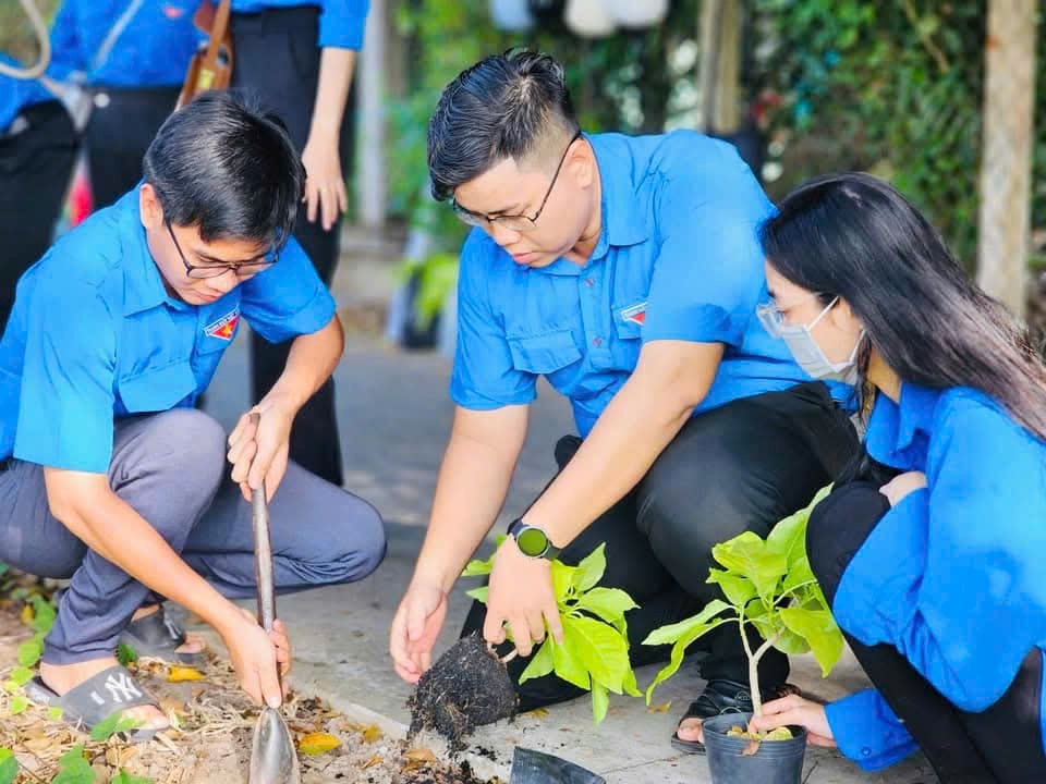 Dong thap nguoi thu linh thanh nien het minh voi phong trao Doan doi hinh anh 4