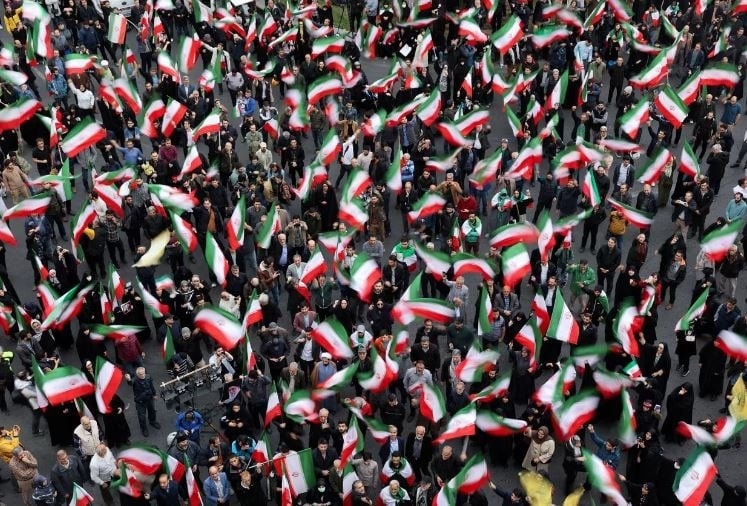 iran tuyen bo da tan cong tau san bay uss abraham lincoln cua my hinh anh 15