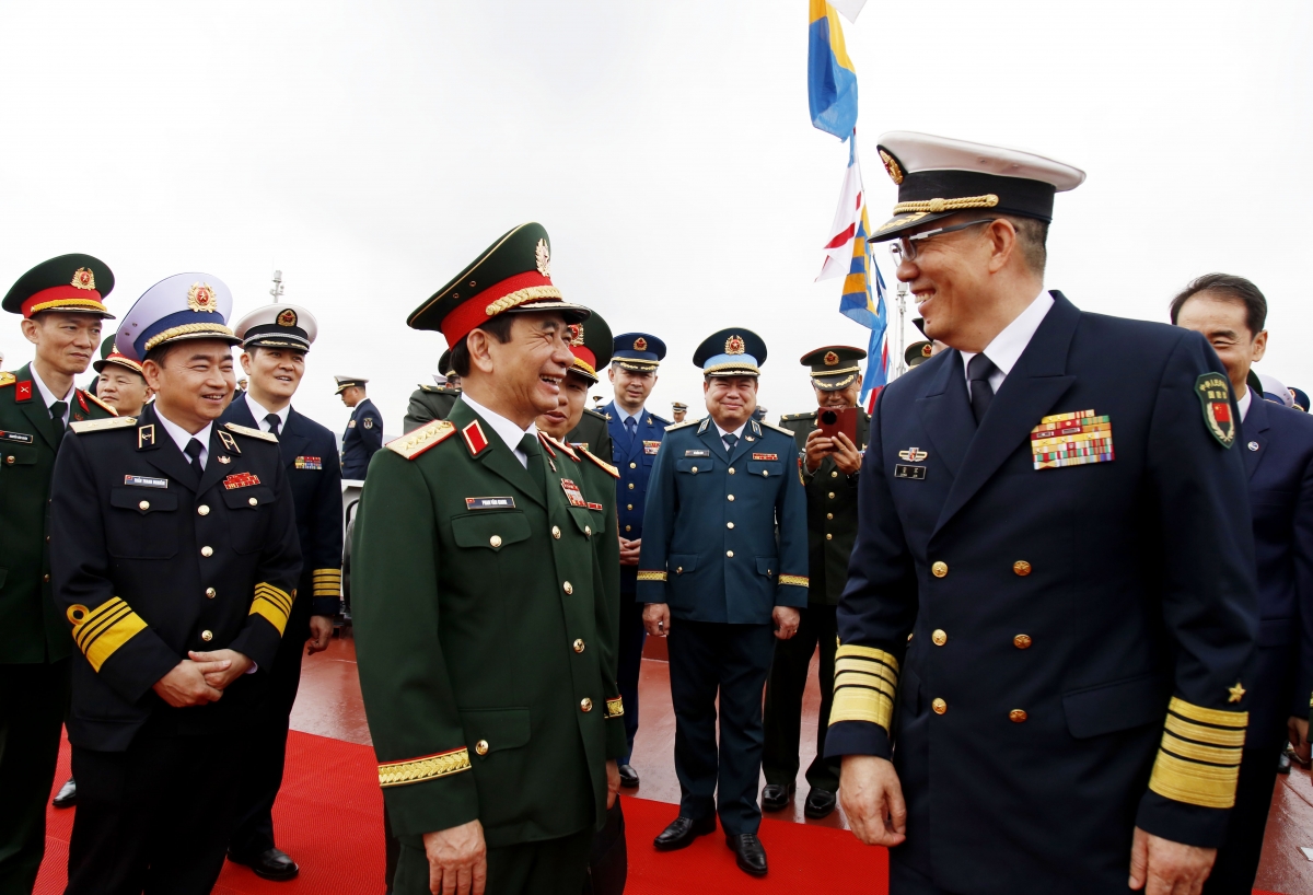 hai quan viet nam - trung quoc bat dau tuan tra lien hop lan thu 40 hinh anh 1