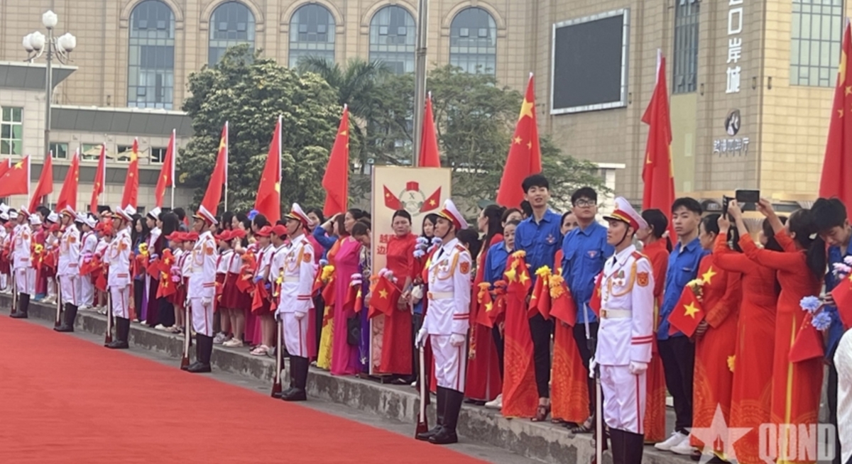 vietnam-china border defence friendship exchange opens in quang ninh picture 2