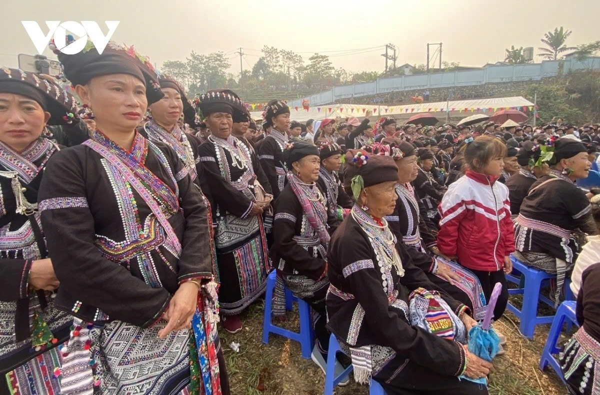 bun voc nam festival comes alive along nam mu stream picture 3