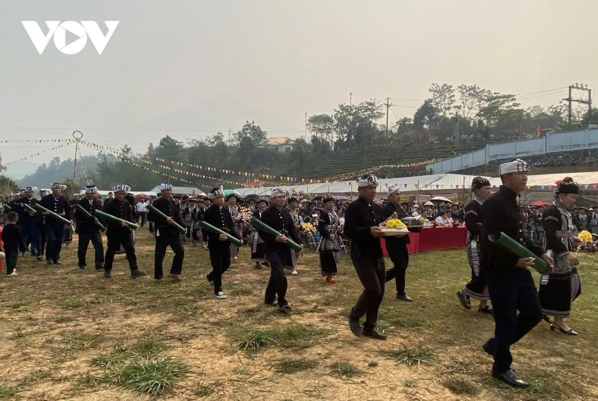 bun voc nam festival comes alive along nam mu stream picture 6