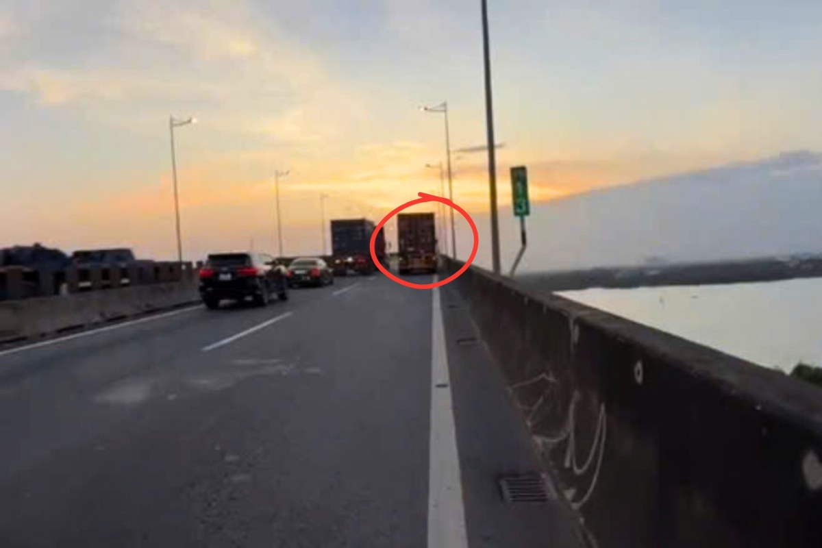 csgt chi ra loi cua tai xe khi xe gap su co tren cao toc, co the bi phat nang hinh anh 1