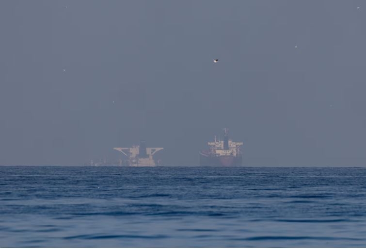 iran canh bao dong cua hormuz vo thoi han neu my tan cong ha tang nang luong hinh anh 1