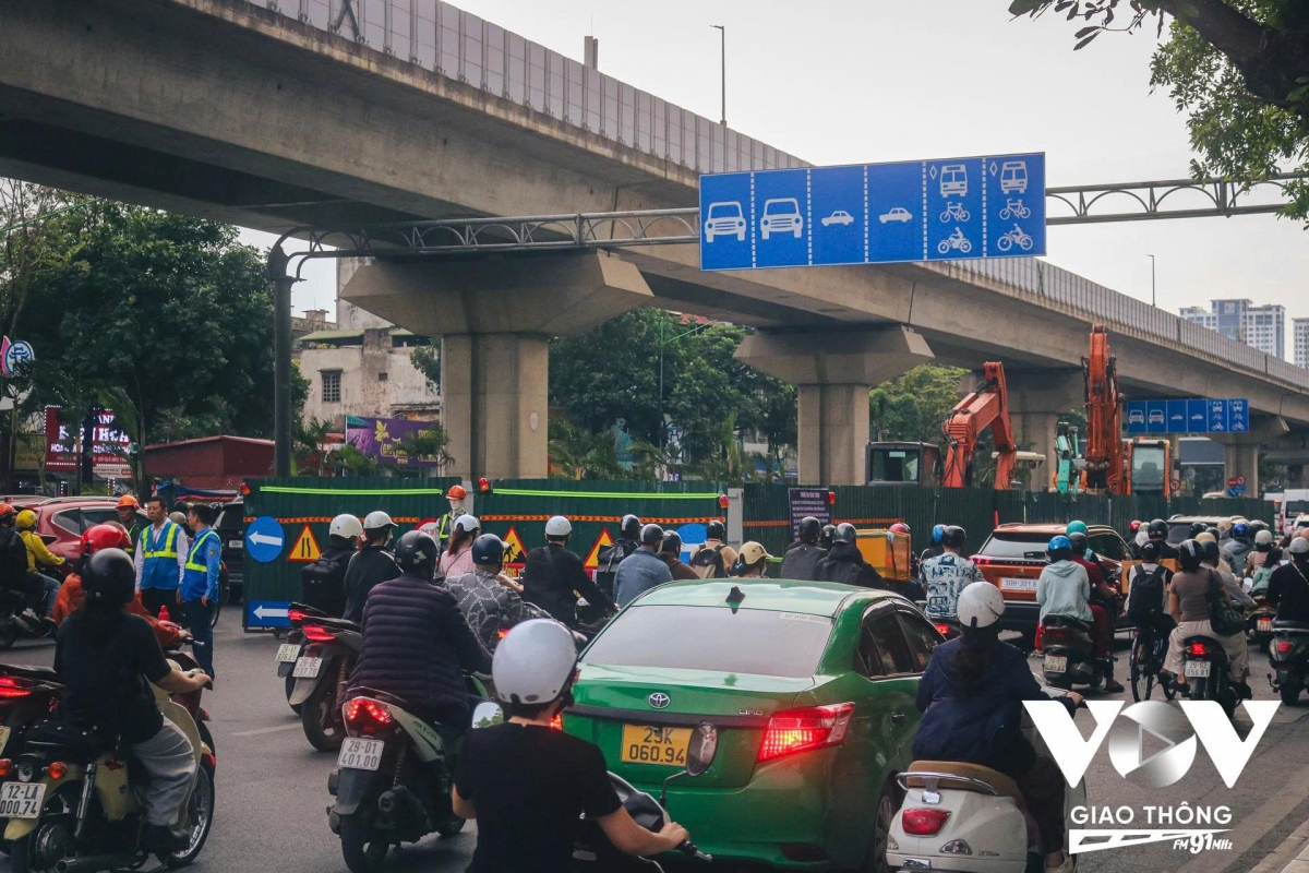 ha noi se thao rao chan hang loat lo cot truoc 30 4 hinh anh 1