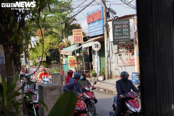 nhan chung ke giay phut lua bung len o quan lau chay khien 2 me con tu vong hinh anh 1