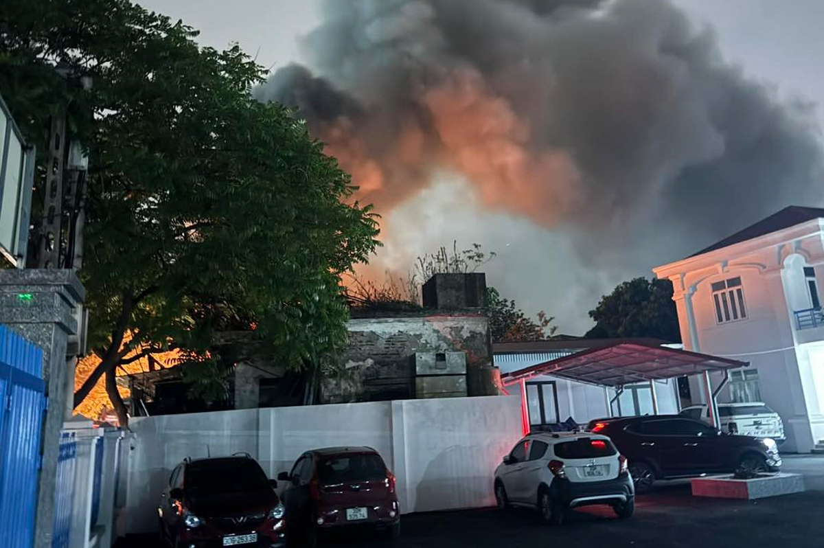 lien tiep xay ra 2 vu chay trong dem 19 3 o ha noi hinh anh 3